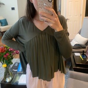 Super cute olive green flowy long sleeve